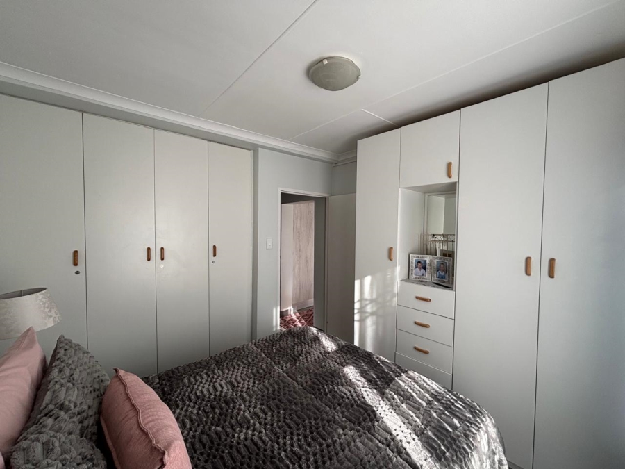 2 Bedroom Property for Sale in Hartenbos Central Western Cape